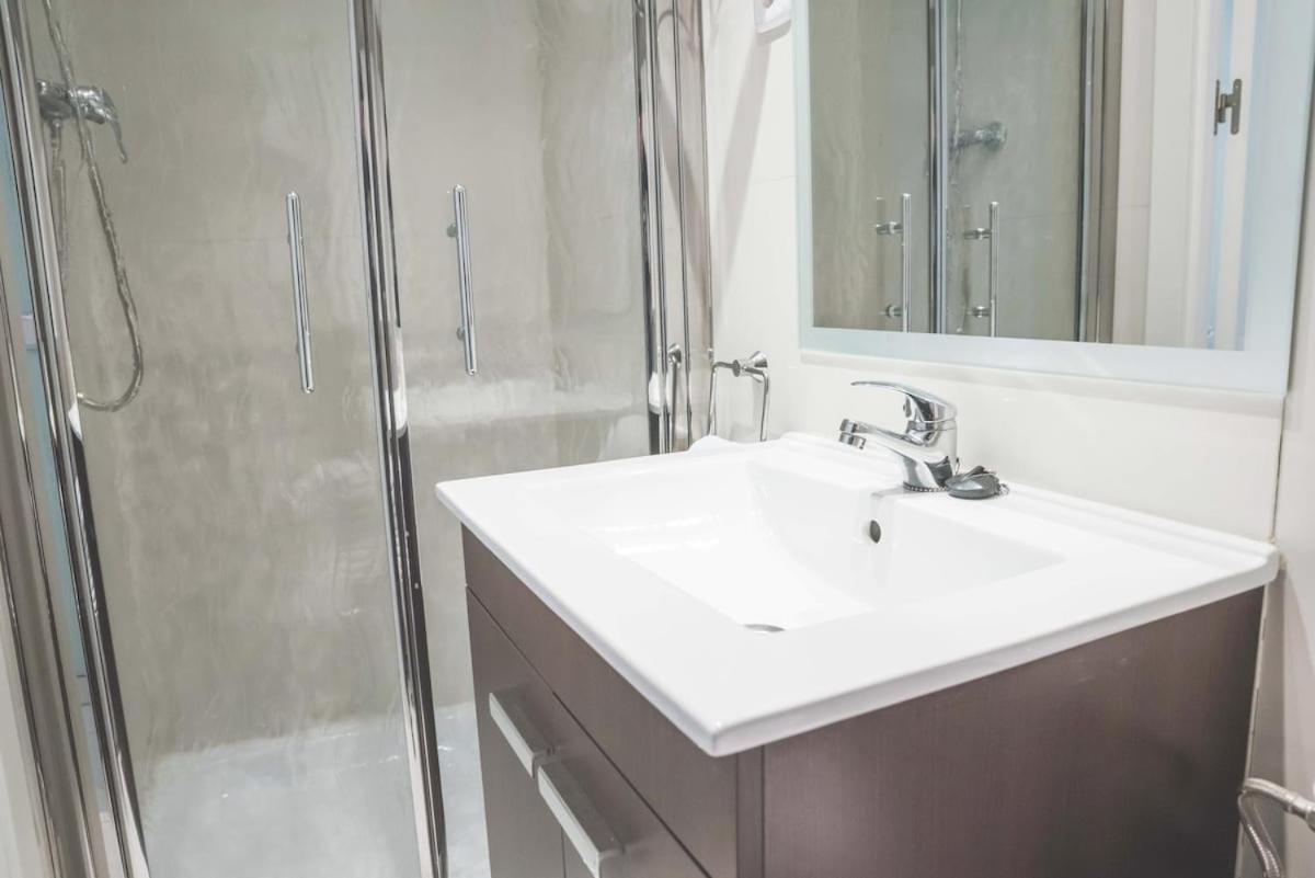 Appartement Ap Edificio Gran Via -Quinto Piso Sin Ascensor- à Madrid Extérieur photo