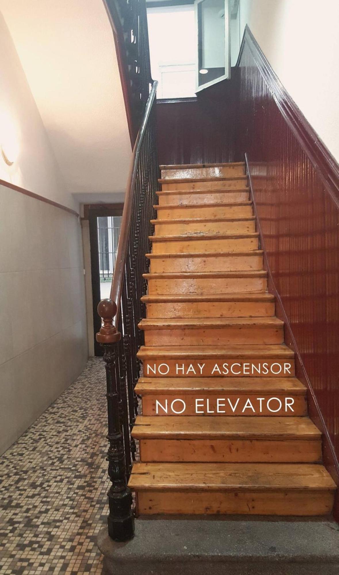 Appartement Ap Edificio Gran Via -Quinto Piso Sin Ascensor- à Madrid Extérieur photo