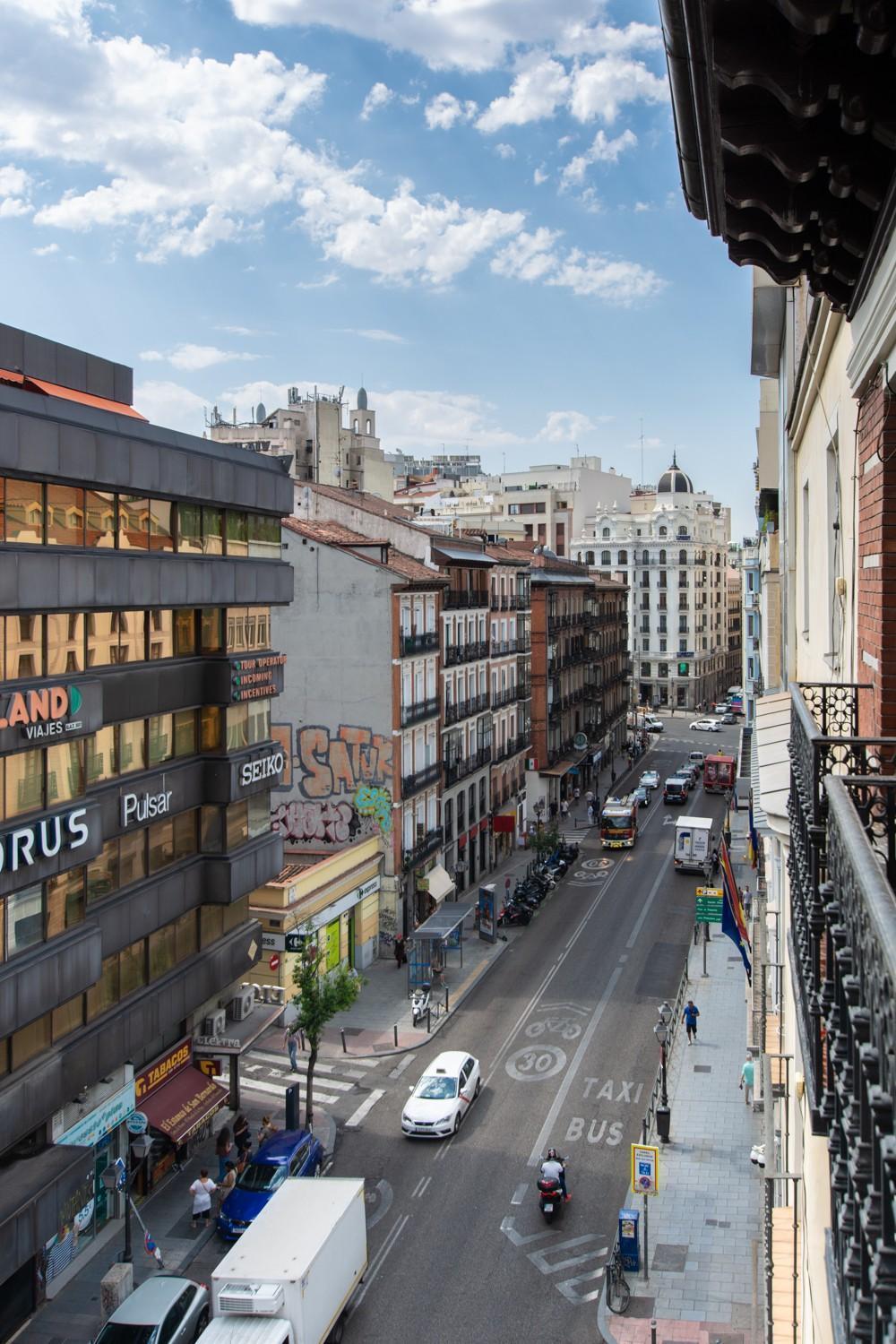 Appartement Ap Edificio Gran Via -Quinto Piso Sin Ascensor- à Madrid Extérieur photo